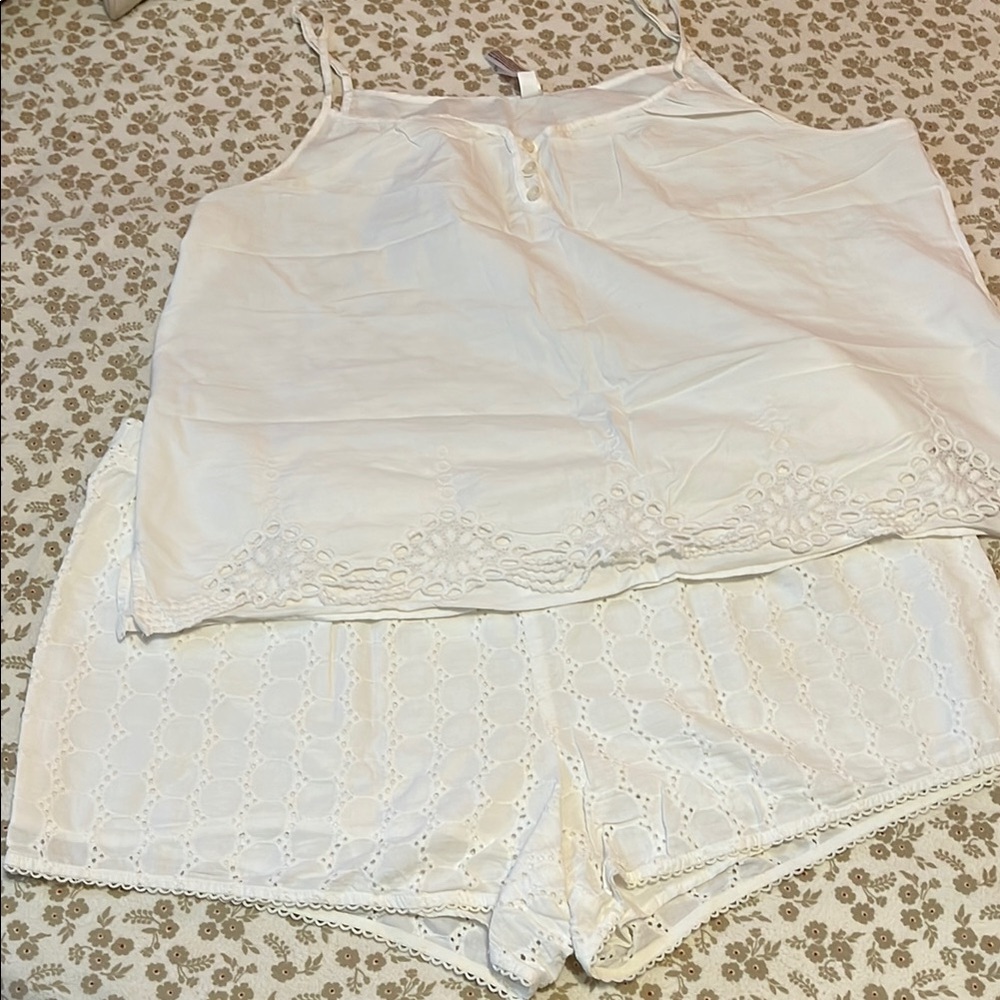 Women's White Lace Trim Sleepwear Set